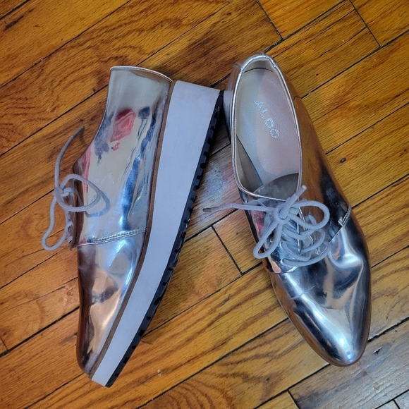 Aldo Statement Metallic Silver Shiny Brogue Oxford Shoes Work Formal Preppy - Picture 2 of 7